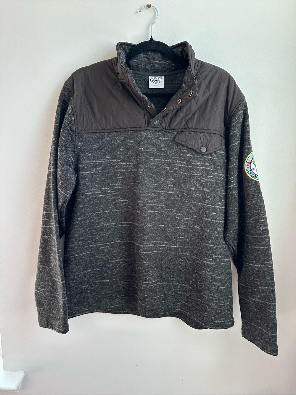 GOAT Outdoors Men’s Heathered Gray Quilted Yoke Pullover Sweater